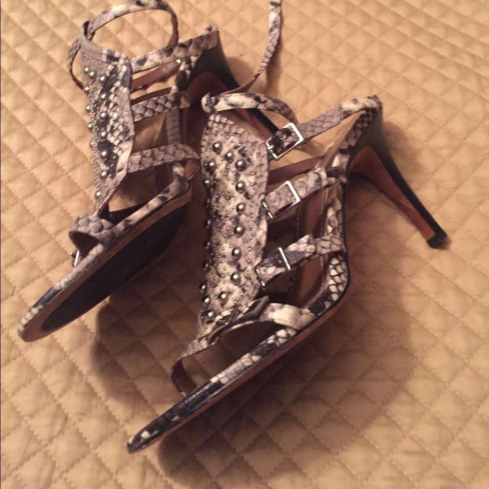 👠EUC DONALD PLINER, snake skin print sandal!!
